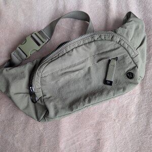Lululemon waist bag